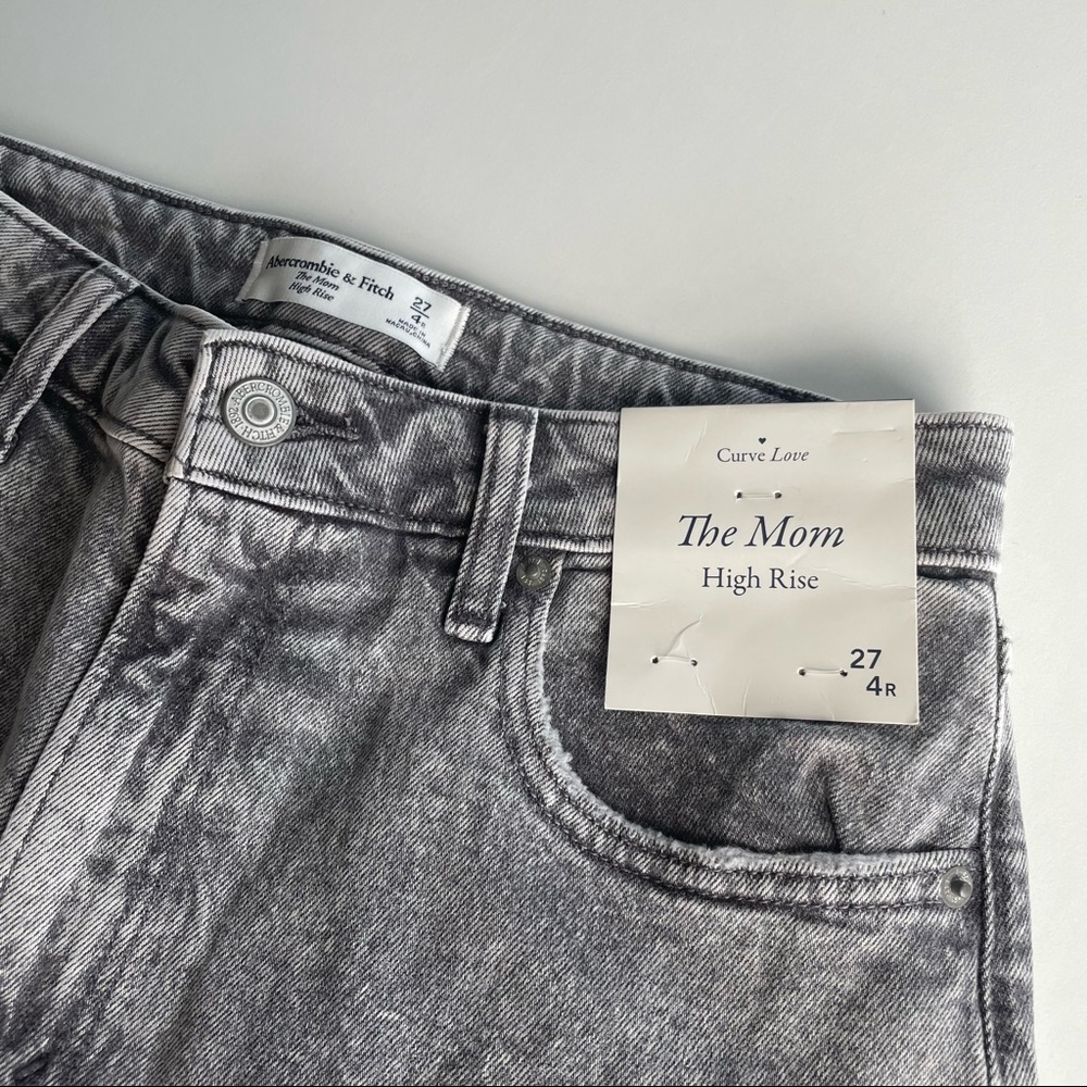 Abercrombie & Fitch Mom Jeans